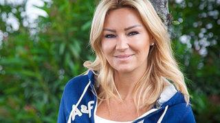 Pınar Altuğ mini şortlu pozuyla paylaşım yaptı! Fıstık gibisin