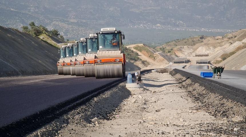  Türkiye'nin en modern otoyolunun açılış tarihi belli oldu! Üç saatlik yol 1,5 saate inecek