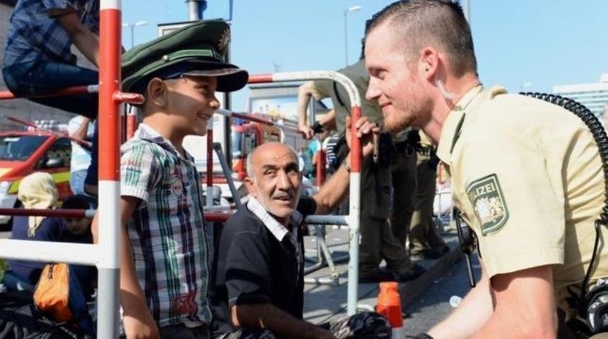 Almanya: M&uuml;lteciler i&ccedil;in herşey g&uuml;ll&uuml;k g&uuml;listanlık değil