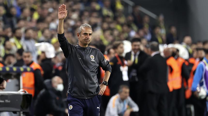 Son dakika: Fenerbahçe'de İsmail Kartal ile birlikte her şey netleşiyor! Yeni hocanın yanına iki eski futbolcu da yardımcı olarak katılacak...