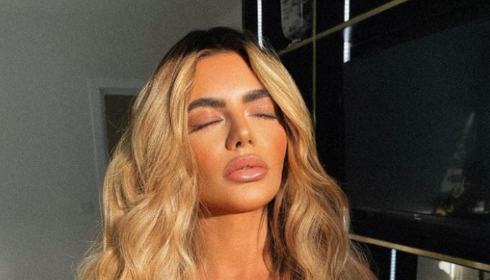 Love Island modeli, Instagram seksi pozunu yasaklayınca isyan etti! “Cinsel olarak özgürleştirilmiş...”