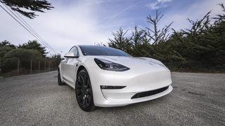 Elon Musk'ın Tesla'sından sürücülere şok! Binlerce araç geri çağırılıyor