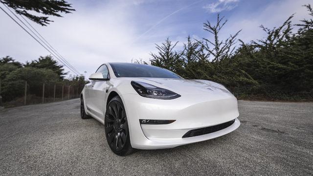 Elon Musk'ın Tesla'sından sürücülere şok! Binlerce araç geri çağırılıyor