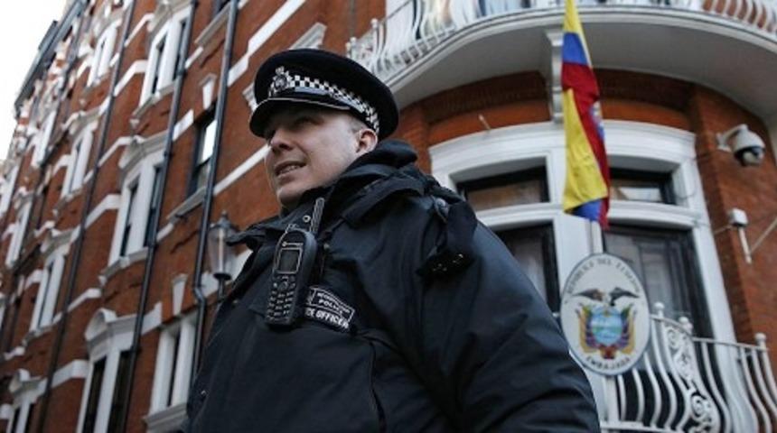 Üç Yıldır Büyükelçilikte Yaşamak: Julian Assange