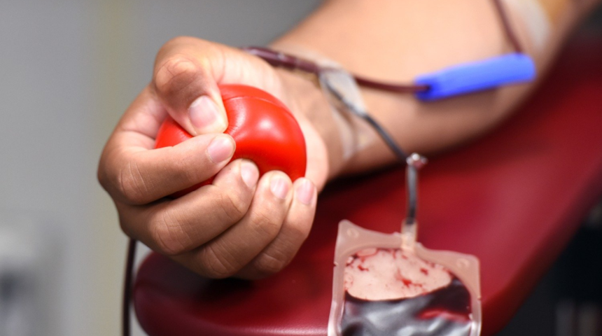 Hayat boyu yasaklanmıştı! Kanada'da eş cinsellerin kan verme yasağı kaldırıldı