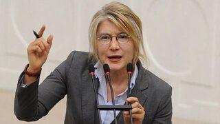 Emine Ülker Tarhan yeni partisi için dilekçe verdi