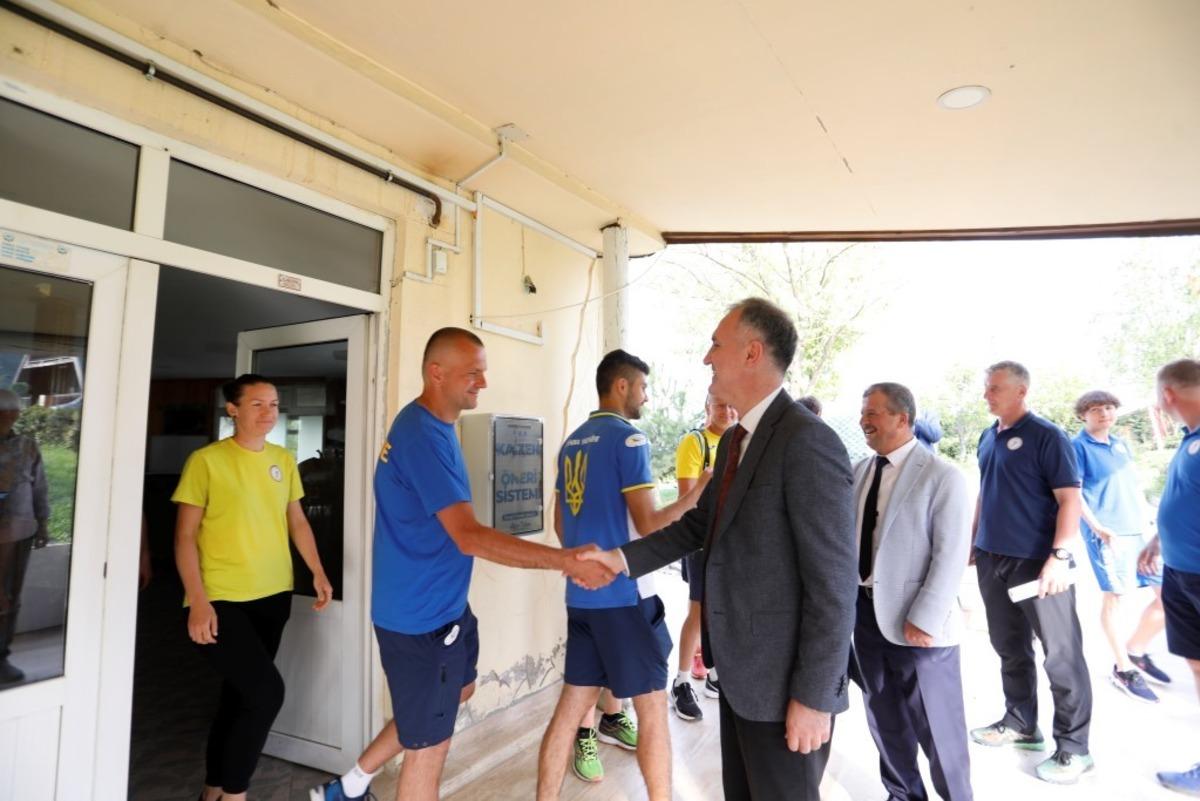 Savaş nedeniyle İneg&ouml;l'de ağırlanan Ukraynalı sporcular, il&ccedil;eden ayrıldı