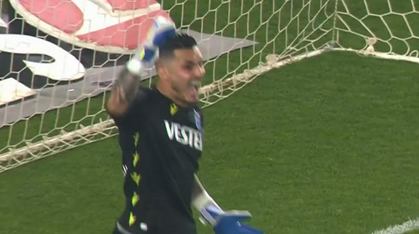 Antalyaspor'un kaçırdığı penaltıdan 6 dakika sonra Trabzonspor...