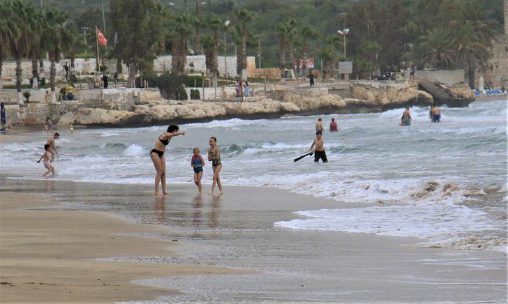 Mersin'de bayram hareketliliği! Doluluk yüzde 50'yi aştı: Dünyayı da gezdim bu kum başka yerde yok G4