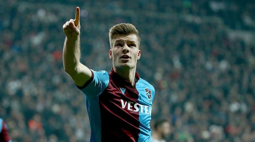 Son dakika: Fenerbahçe ve Trabzonspor'un peşinde olduğu Sörloth'un menajeri, Beşiktaş için İstanbul'a geliyor!