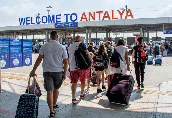 Antalya'da veriler yüz güldürdü! Turist sayısında büyük artış