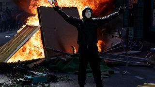 Fransa'da olaylı 1 Mayıs kutlaması: Çok sayıda sivil gözaltında, yaralı polisler var