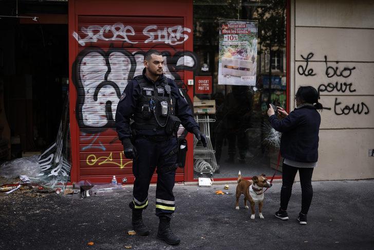 Fransa'da olaylı 1 Mayıs kutlaması: Çok sayıda sivil gözaltında, yaralı polisler var G5