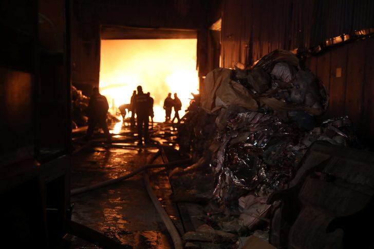 Son Dakika: Gaziantep'te fabrikada korkunç yangın! Patlama sesleri duyuldu... Çok sayıda ekip sevk edildi G1