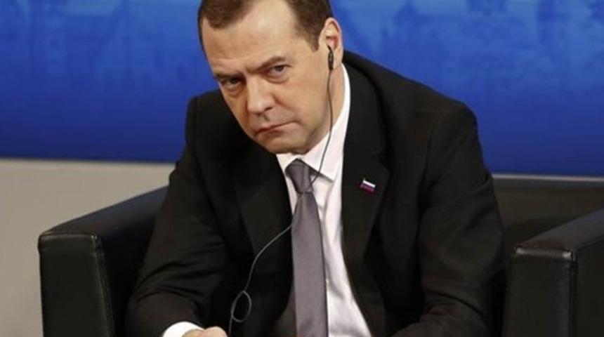 Medvedev: T&uuml;rk sebze meyvesine hen&uuml;z yeşil ışık yakmadık