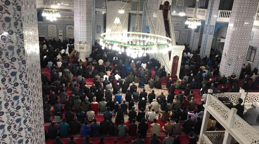 İlk Ramazan Bayramı namazı Iğdır’da kılındı