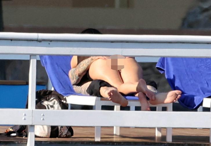 Kourtney Kardashian nişanlısı Travis Barker ile İtalya sahillerinde aşka geldi G3