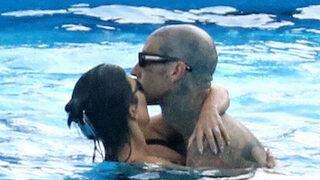 Kourtney Kardashian nişanlısı Travis Barker ile İtalya sahillerinde aşka geldi