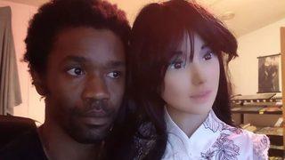 Seks bebeğiyle ilişki yaşayan adamdan şaşırtan açıklama! “Cinsel hayatımız harika”