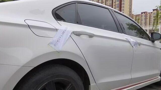 Ailesinin koronavirüs testi pozitif çıkınca arabasını karantina merkezine dönüştürdü! “Yiyecek almak için bile kapıyı açmadım”