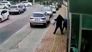 Bayram namazına yetişemedim Mesai arkadaşı kadını darbetti! Görenler ise...