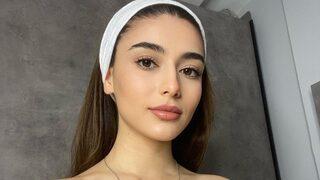 Semih Öztürk'ün eşi Kurretülayn Matur'un mini şortlu pozuna bomba yorum! Hamile misin?