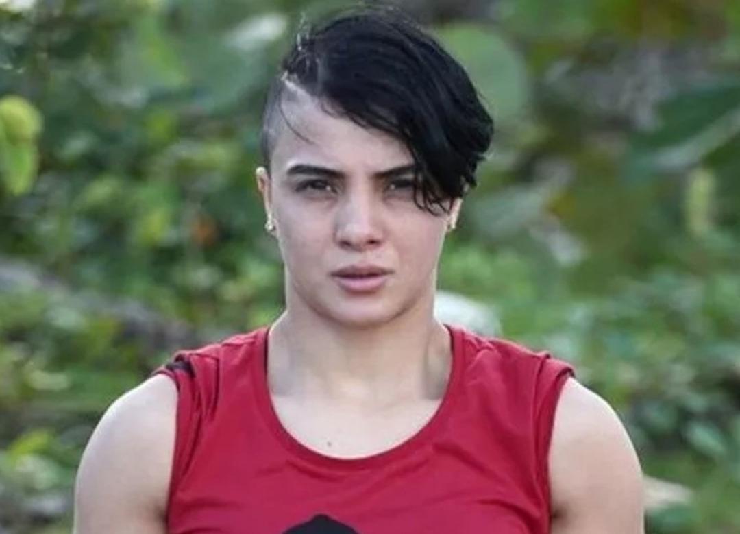 Survivor Sabriye'nin cesur pozları şaşkına &ccedil;evirdi