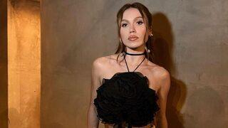 Fenomen Duygu Özaslan annesiyle pozunu paylaştı! Annen senden güzel