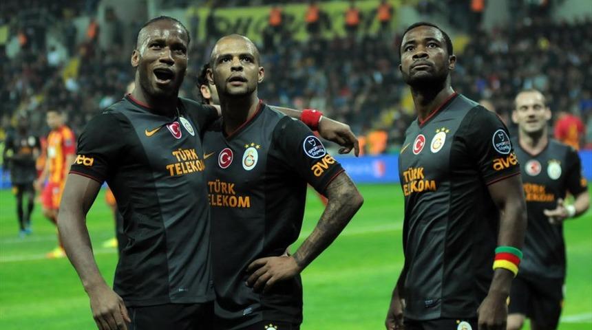 Galatasaray'ın eski yıldızı, futbolu bıraktı!