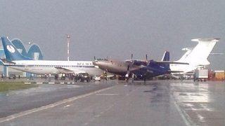 Fırtına çıktı, uçaklar yerde çarpıştı