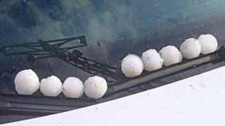 Ceviz büyüklüğünde dolu şaşkına çevirdi! Bir anda başladı