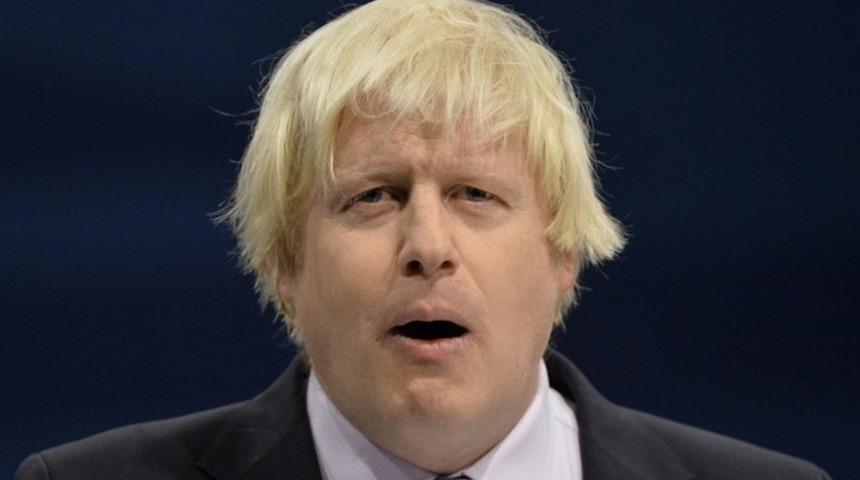 İngiliz gazeteler Boris Johnson i&ccedil;in d&uuml;nyadan '&ouml;z&uuml;r' diledi