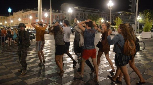 Dünya Fransa daki terör saldırısına karşı ayağa kalktı 1