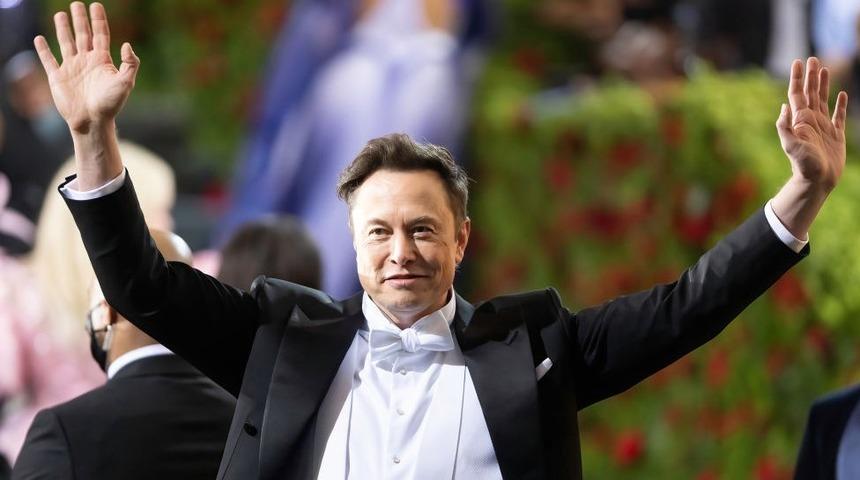 Elon Musk, Twitter'ın şirket ve h&uuml;k&uuml;metler i&ccedil;in &uuml;cretli olabileceğini a&ccedil;ıkladı
