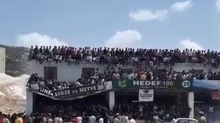 Yer: Antalya! Drift festivalinde peş peşe kazalar: Balkon ve platform çöktü, araçta yangın çıktı