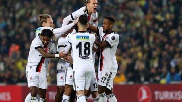 Son dakika: Beşiktaş'a yıldız futbolcusundan kötü haber! Derbide yok...