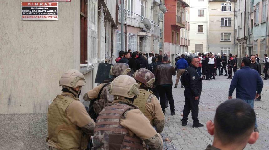 Konya'da dünür kavgası mahalleyi savaş alanına çevirdi! Özel harekat ve çevik kuvvet müdahale etti