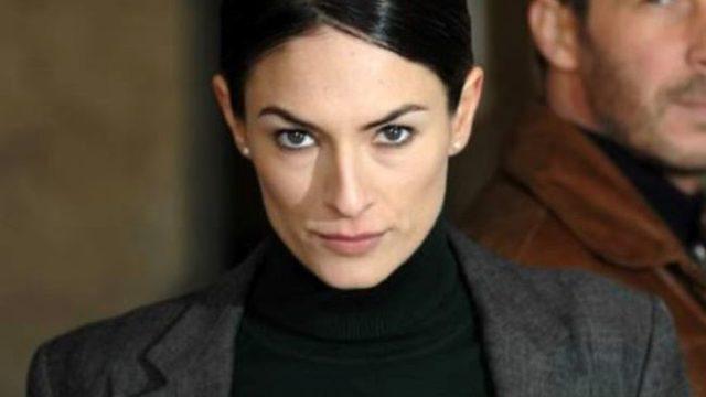  Parmaklıklar Ardında'nın müdür Handan'ıydı! Özlem Düvencioğlu bakın geçmişte hangi işi yapmış... 