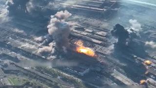 Rus ordusu Azovstal fabrikasını böyle vurdu! Saldırı anları paylaşıldı