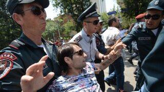 Ermenistan'da silahlı bir grup polis karakolunu bastı