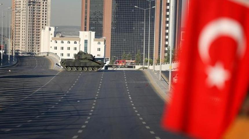 NYT: 'Mısır sessizce T&uuml;rk darbecilere tezah&uuml;rat yaptı'