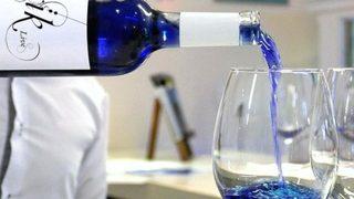 Dünyanın ilk mavi şarabı