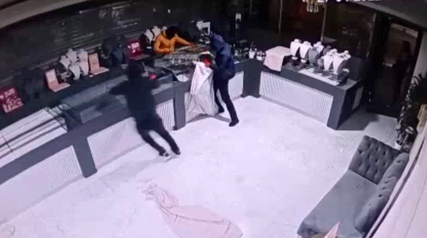 Beykoz'daki kuyumcuda milyonluk soygun! Çuvallarla taşıdılar