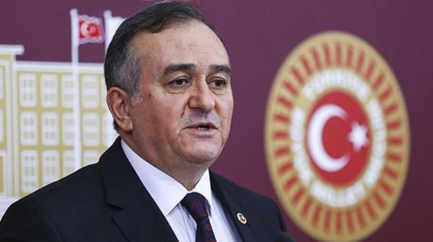 MHP'li Ak&ccedil;ay, İdam cezası tartışmalarına kalem kırarak yanıt verdi