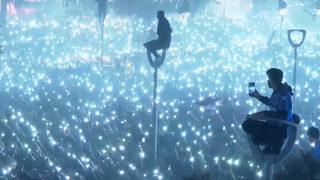 Dünya basınına manşet oldu! Şampiyonluğu aydınlatma direğinde kutlayan taraftar: 2 tane direk değiştim