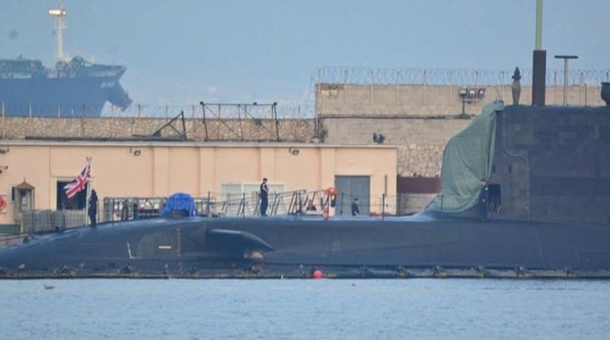 Nükleer denizaltı ticari gemiyle çarpıştı