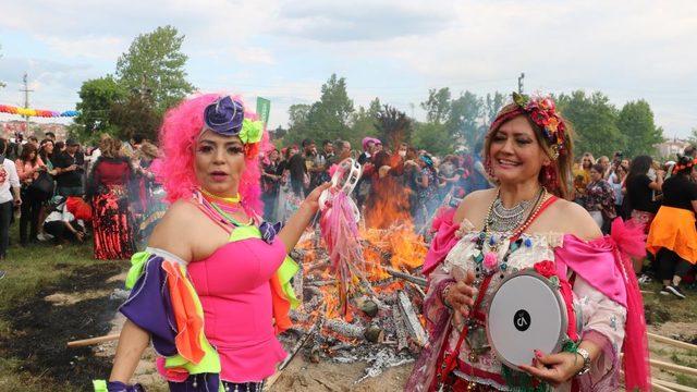 Edirne’de on binlerce kişinin katılımıyla ‘Kakava ateşi’ yandı! Hıdırellez Şenlikleri'nden renkli görüntüler