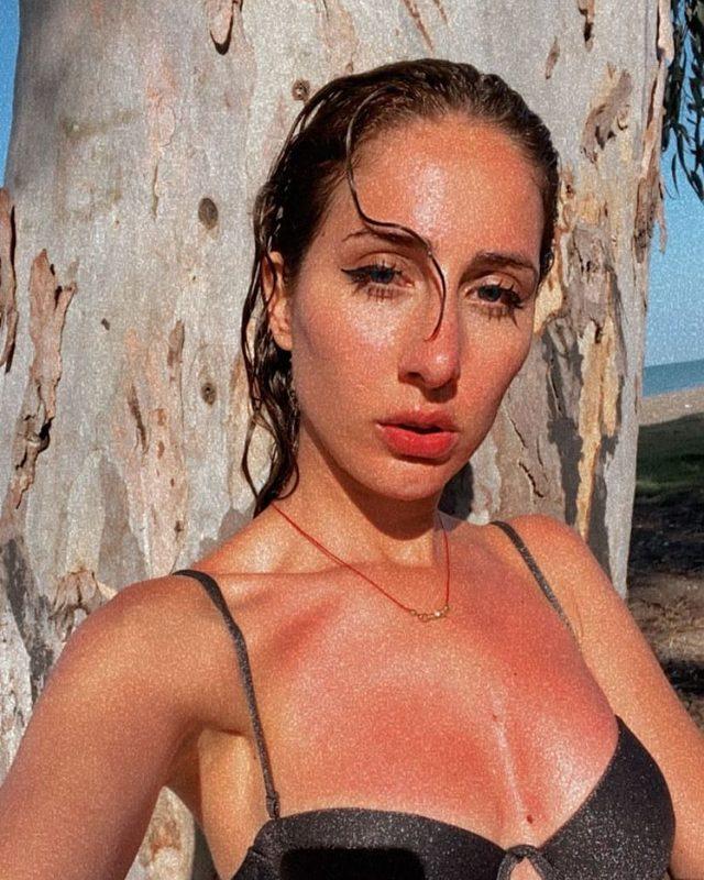 Bir Zamanlar Çukurova'nın Fadik'ini bir de Instagram'da görün! Polen Emre göğüs dekolteli pozlarıyla yaktı geçti