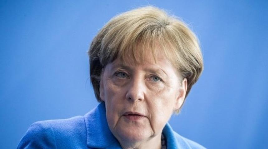 Merkel'den AB'ye kritik T&uuml;rkiye mesajı