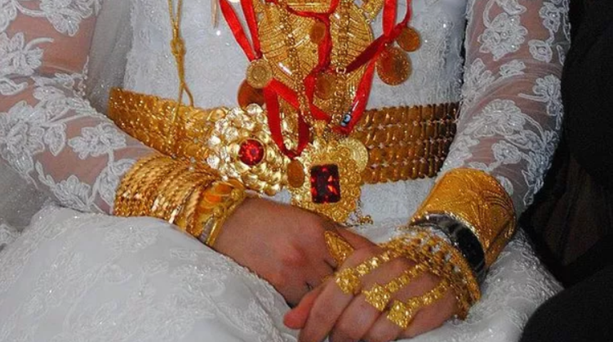 Bursa'da ihtiyar heyeti karar aldı! İstenenler dışında başka takı takılmayacak